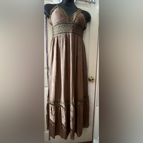 Cider SOLID LACE boho festival TIERED MAXI DRESS Brown size Large - Picture 3 of 10